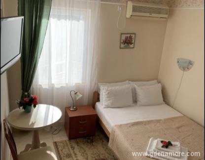 Villa Alla, Soba sa doručkom 1 , Privatunterkunft im Ort Djenović, Montenegro - 787109BE-EFFB-47BF-9695-2AAEE7891313
