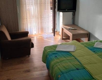 Apartmani Jovanović, Soba 2, privatni smeštaj u mestu Igalo, Crna Gora - viber_image_2025-04-20_09-48-09-832