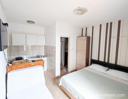 Apartmani Becka, , частни квартири в града Šušanj, Черна Гора - 1_1