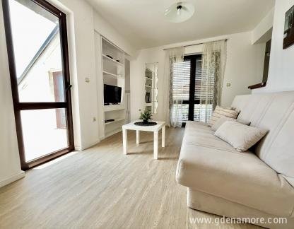 APARTMANOK STANIŠIĆ, , Magán szállás a községben Herceg Novi, Montenegró - B1