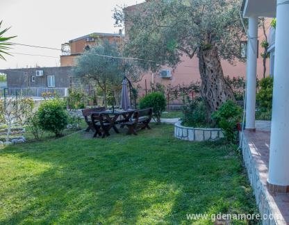 Apartmani Filipovic, Trokrevetni studio sa terasom 12, privatni smeštaj u mestu Buljarica, Crna Gora - MLM_3477