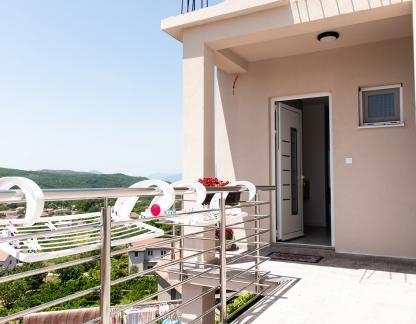 APPARTEMENT CONSULAIRE, Appartement 1, logement privé à Radanovići, Monténégro - apartmani-008