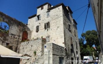 IN THE PALACE, private accommodation in city Split, Croatia