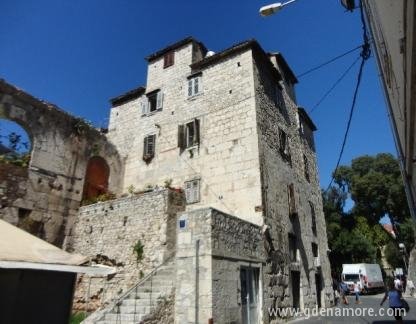 A PALOT&Aacute;BAN, Magán szállás a községben Split, Horv&aacute;torsz&aacute;g - IN THE PALACE