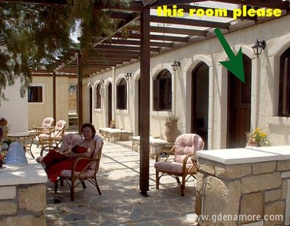 CORAL STUDIO, private accommodation in city Crete, Greece - CORAL