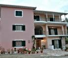 STUDIOS LEFTERIS, частни квартири в града Lefkada, Гърция