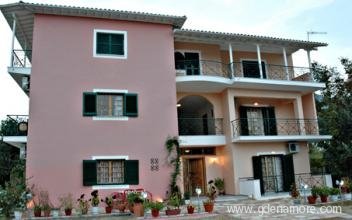 STUDIOS LEFTERIS, частни квартири в града Lefkada, Гърция