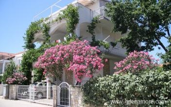 Apartments Milka, private accommodation in city Vodice, Croatia