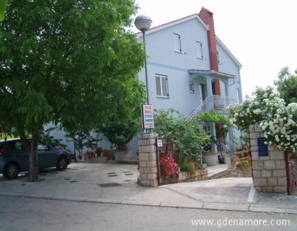 Apartments Orbanic, private accommodation in city Cres, Croatia