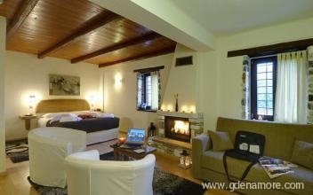 Prasino Galazio Traditional Guesthouse, частни квартири в града Mouresi, Гърция