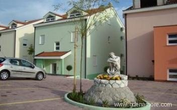 APARTMENT KELVISER, private accommodation in city Promajna, Croatia