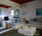 NIRIIDES VILLAS, Privatunterkunft im Ort Rest of Greece, Griechenland