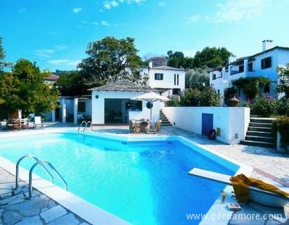 AEOLOS hotel , logement privé à Rest of Greece, Gr&egrave;ce - Hotel with pool