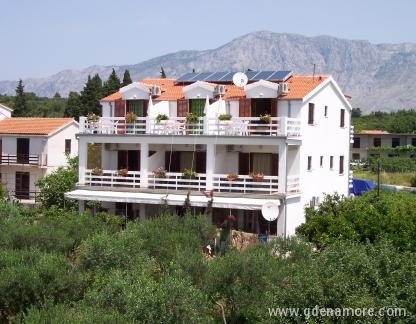 Appartamenti IDA, alloggi privati a Sućuraj, Croazia - Kuća