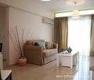 Beautiful Apartment - Kokkino Limanaki, Privatunterkunft im Ort Rafina, Griechenland