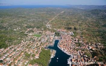 Herberge Sunce, Privatunterkunft im Ort Starigrad, Kroatien