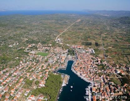 Herberge Sunce, Privatunterkunft im Ort Starigrad, Kroatien - Stari Grad