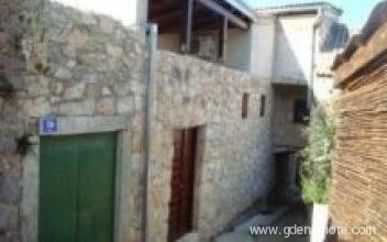 Vacation Home Tkon, private accommodation in city Tkon, Croatia