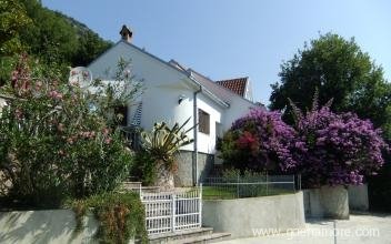 Villa Milena, Privatunterkunft im Ort Kamenari, Montenegro