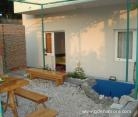 Apartamento Rogic 5 + 2, Makarska, alojamiento privado en Makarska, Croacia