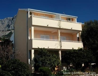 APARTAMENTOS ANE, alojamiento privado en Podgora, Croacia