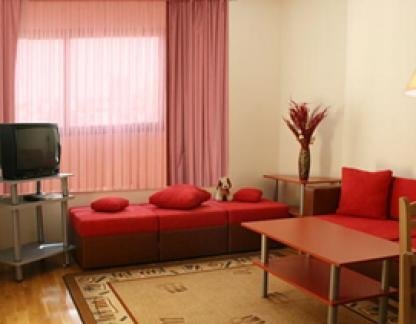 May Flower apartment, alojamiento privado en Varna, Bulgaria - Livingroom