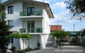 Квартира Марина, private accommodation in city Obzor, Bulgaria