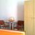 Studio apartmani Marin Ivanac, Brela - Božji dar umornima! Studio za 2, 70m od m, privatni smeštaj u mestu Brela, Hrvatska - Stol i stolice u studiju