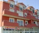 Apartments Galija, private accommodation in city Podstrana, Croatia