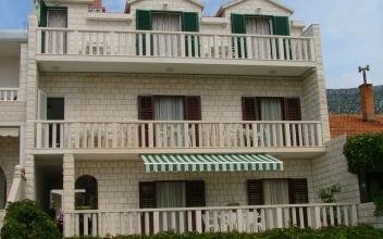 Apartments, private accommodation in city Brač, Croatia