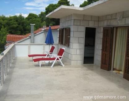 Apartments TANJA, private accommodation in city Brač Povlja, Croatia