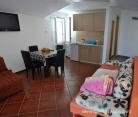 Apartmani ``Savina``, privatni smeštaj u mestu Herceg Novi, Crna Gora