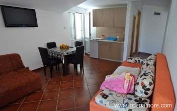 Apartmani ``Savina``, privatni smeštaj u mestu Herceg Novi, Crna Gora