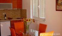 DMM Apartmani, privat innkvartering i sted Tivat, Montenegro