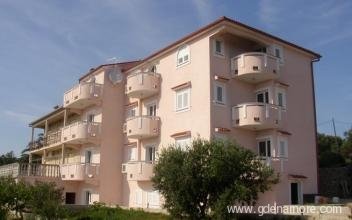 Apartments Bambi, private accommodation in city Lun Novalja, Croatia