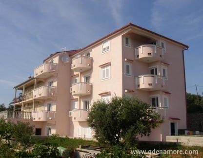 Apartamentos Bambi, alojamiento privado en Lun Novalja, Croacia - Apartmani Bambi