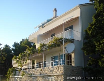 Apartamentos AD Hvar, alojamiento privado en Hvar, Croacia