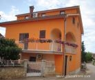 APARTMENT DENNI, private accommodation in city TAR, Croatia