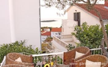 Apartment TINO, private accommodation in city Hvar, Croatia