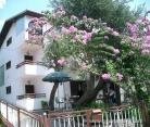 Apartamentos Vila Filipovic, alojamiento privado en Živogošće, Croacia