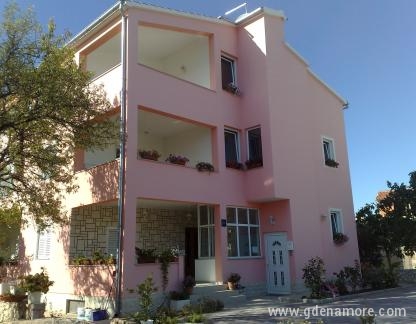 Apartments VILLA KORINA, private accommodation in city Brodarica, Croatia