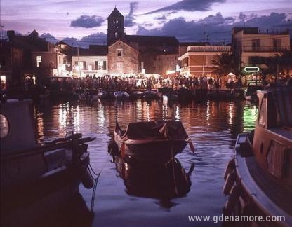 ВОДИЦЕ-ВИЛА ТАНЖА ***, частни квартири в града Vodice, Хърватия