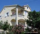 Apartments & # 34; Đuzelovi dvori & # 34;, private accommodation in city Vodice, Croatia