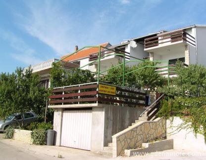 Apartamentos JELEKOVAC, alojamiento privado en Sv. Filip i Jakov, Croacia