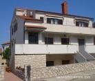 APARTMENTS EVA, private accommodation in city Cres, Croatia