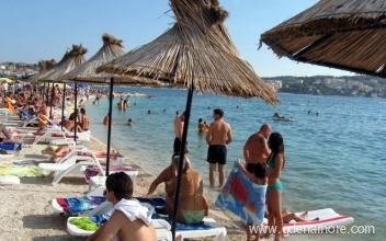 Ciovo - Apartmanok és szobák a tenger és a strand mellett, Magán szállás a községben Čiovo, Horvátország