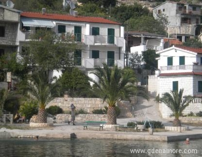 АПАРТАМЕНТ ТОНИ, частни квартири в града Trogir, Хърватия