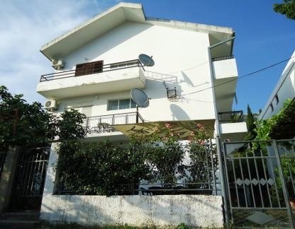 private house, private accommodation in city Sutomore, Montenegro