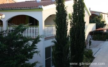 Apartments Lavender, private accommodation in city Ždrelac, Croatia