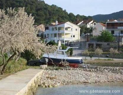 Villa Mare, Magán szállás a községben Ugljan, Horv&aacute;torsz&aacute;g - Vila Mare